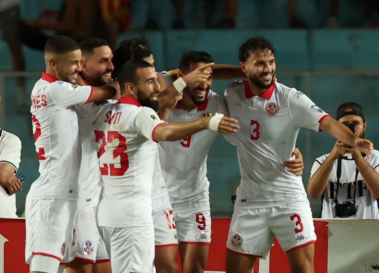 包含今晚法国杯焦点战，摩纳哥完成体检，压力陡增，球队文化再被提及的词条